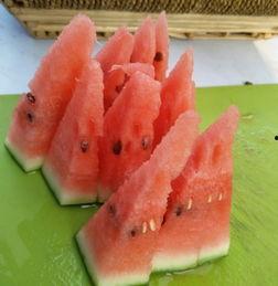 驴吃瓜的正确方法,轻松掌握健康美味瓜果的正确食用方法